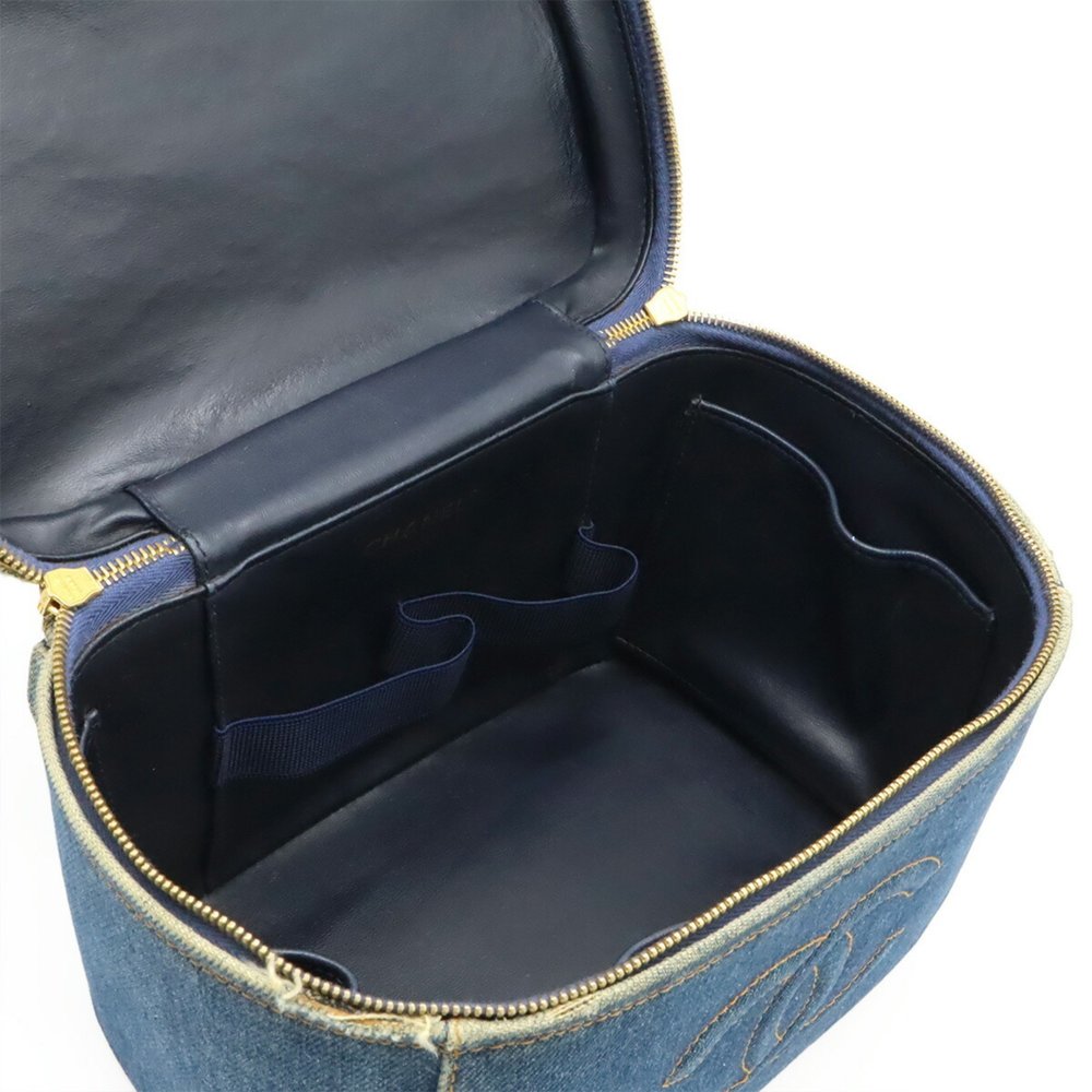 CHANEL Blue Logo Vanity Bag - Picture 10 of 10